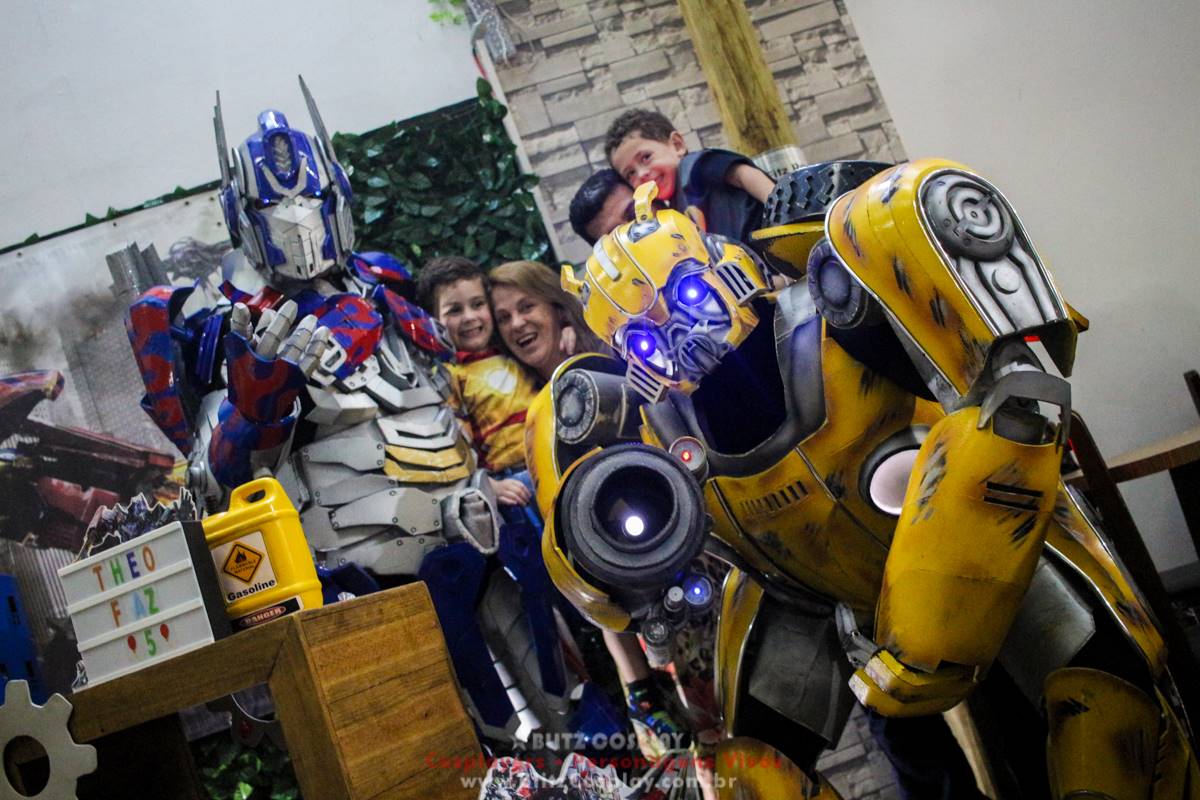 Transformers Optimus Prime personagem vivo. - Blitz Cosplay