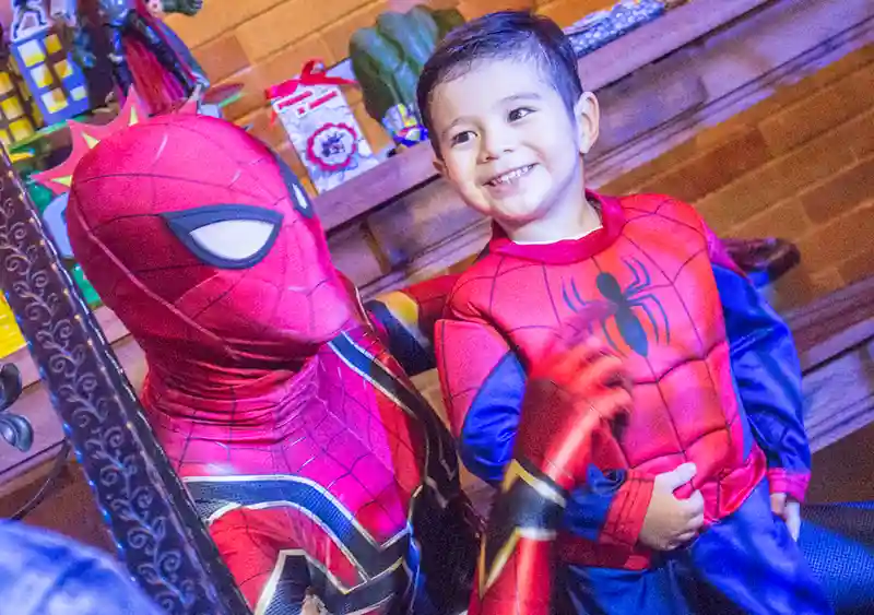 contratar homem aranha personagem vivo