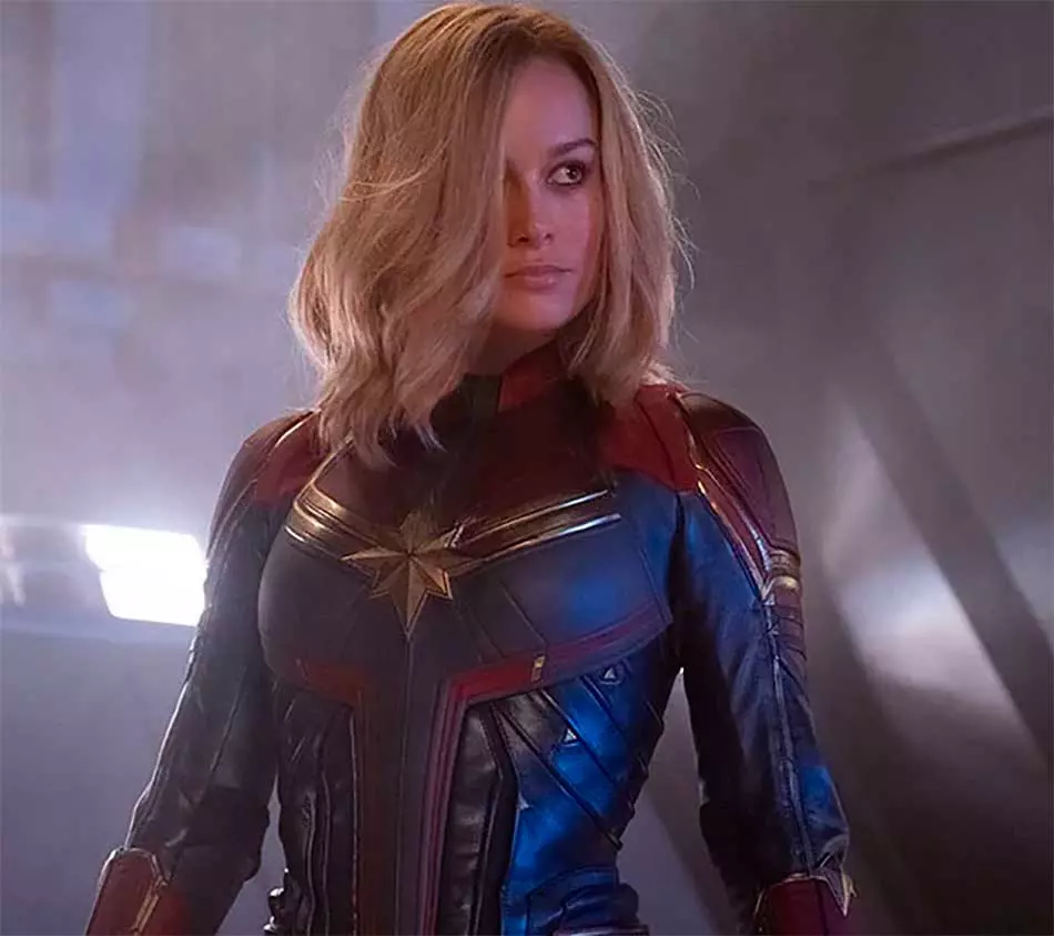 Contratar Capitã Marvel Personagem Vivo