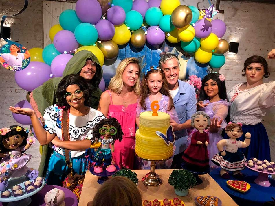 Contratar Mirabel Personagem Vivo