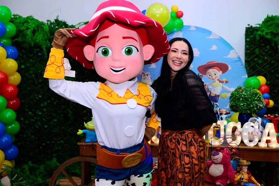Jessie em festa de aniversario infantil