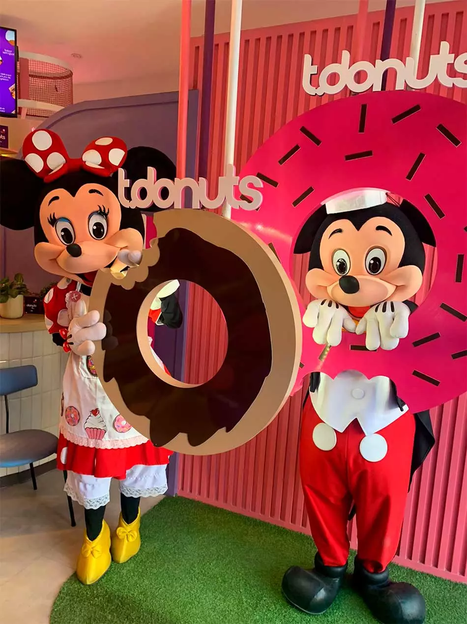 Contratar Minnie Confeiteira Personagem Vivo