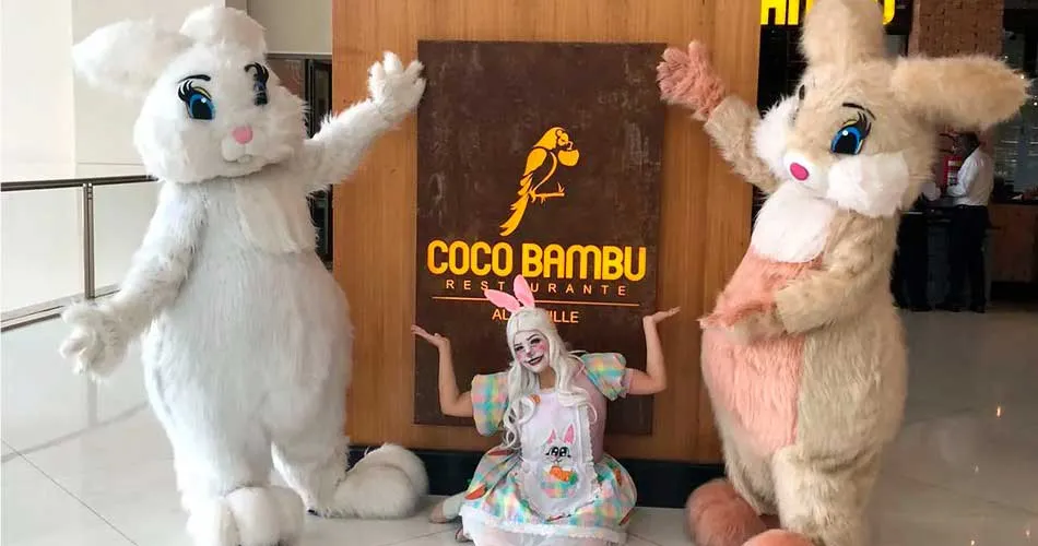Coelhos da páscoa e Coelhete em restaurante em São Bernardo do Campo