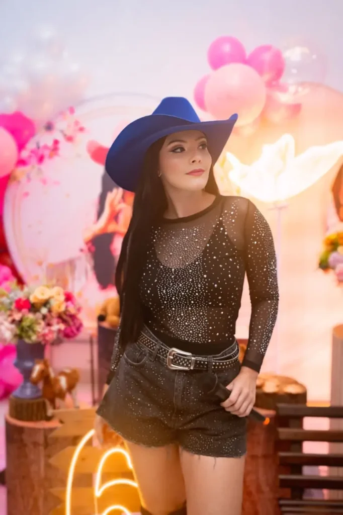 Contratar Ana Castela personagem vivo Contratar Ana Castela personagem vivo