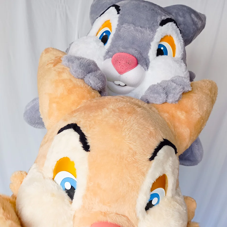 Performance de Nossos Coelhos em festas infantis com figurinos profissionais animados