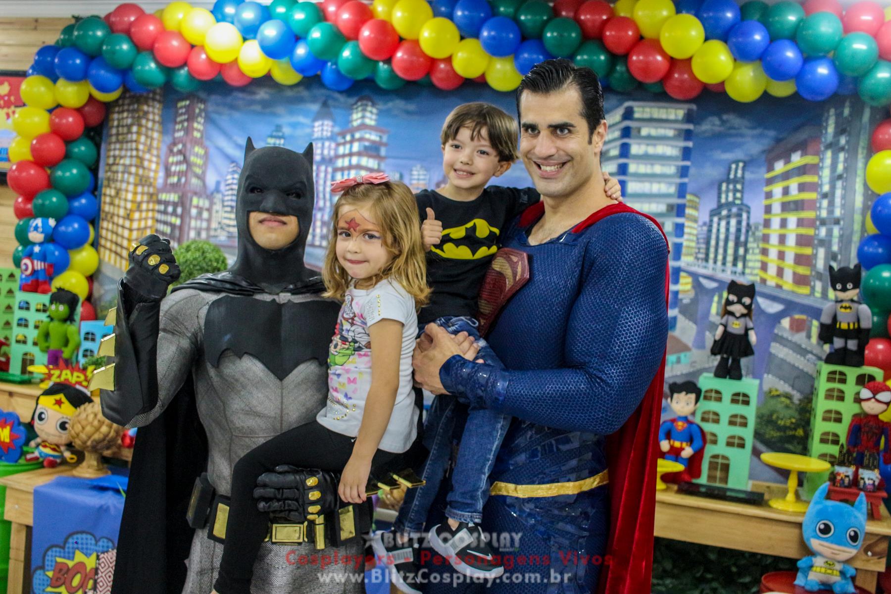 Batman e Superman Personagens Vivos Para Festas.