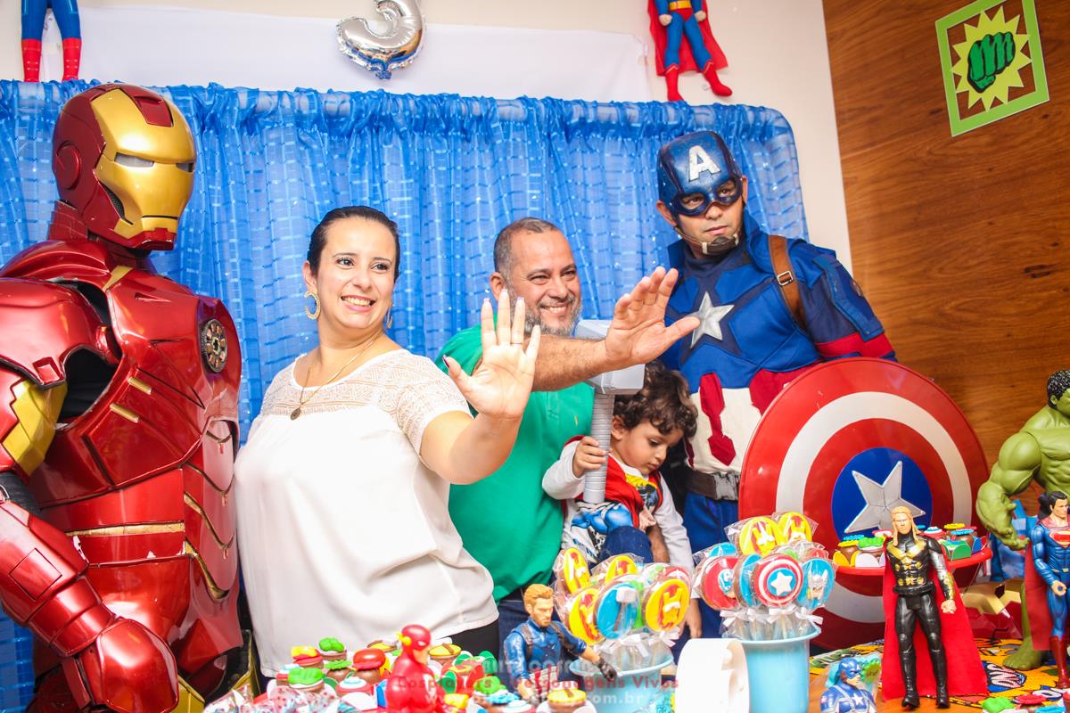 Os Vingadores personagens para festas