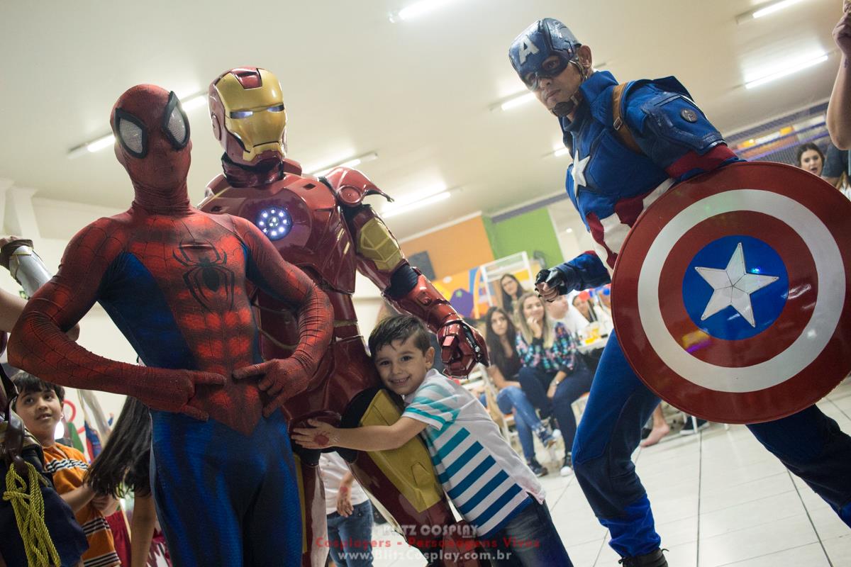 Os Vingadores Personagens vivos