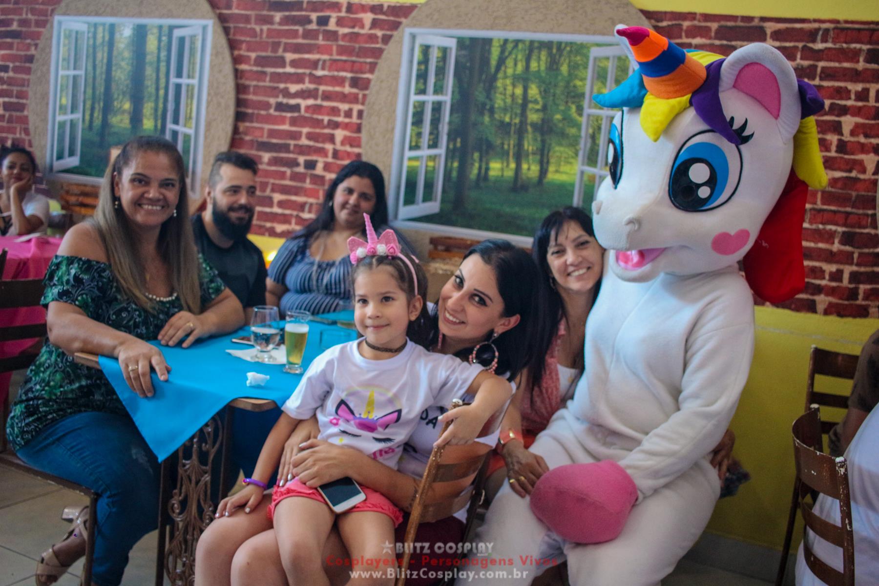 Unicórnio personagem vivo para festas