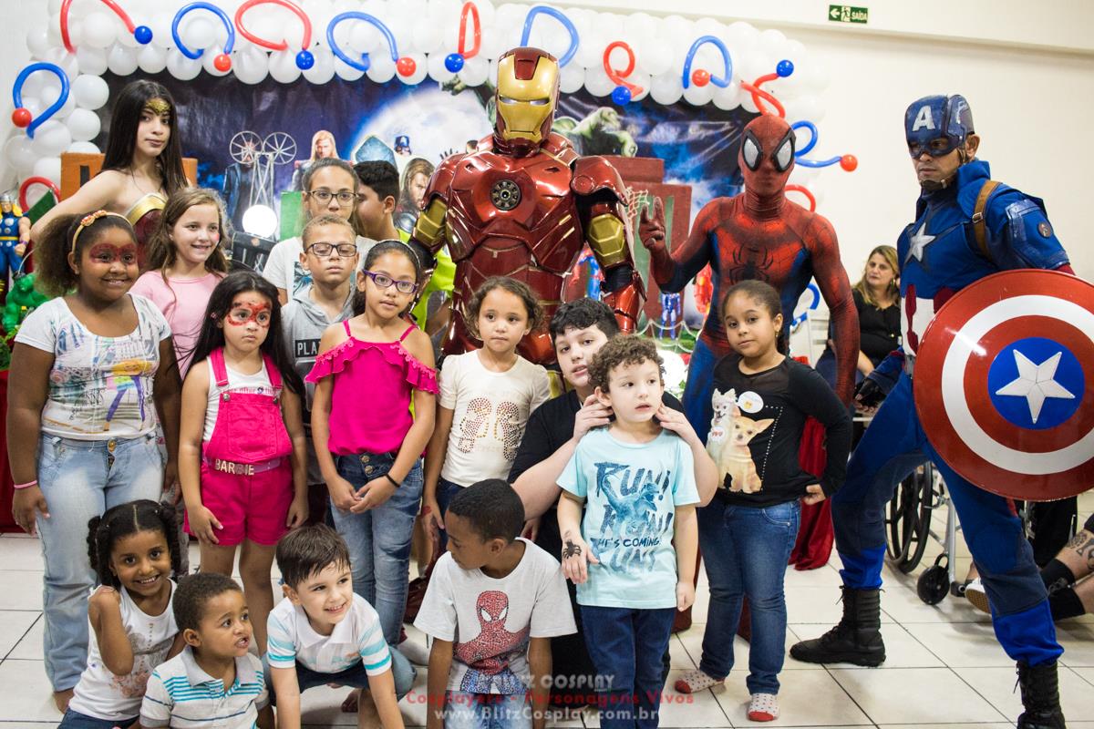 Os Vingadores Personagens vivos