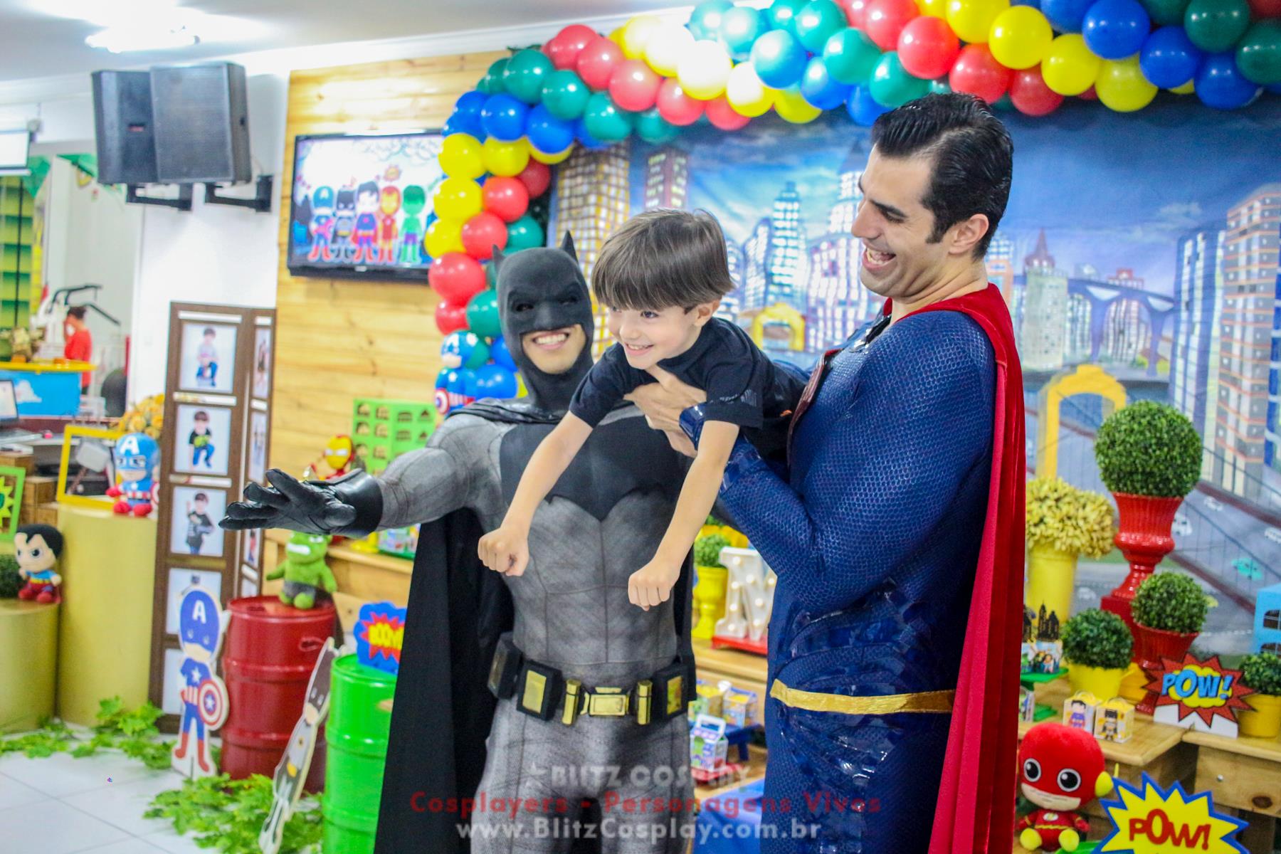 Batman e Superman Personagens Vivos Para Festas.