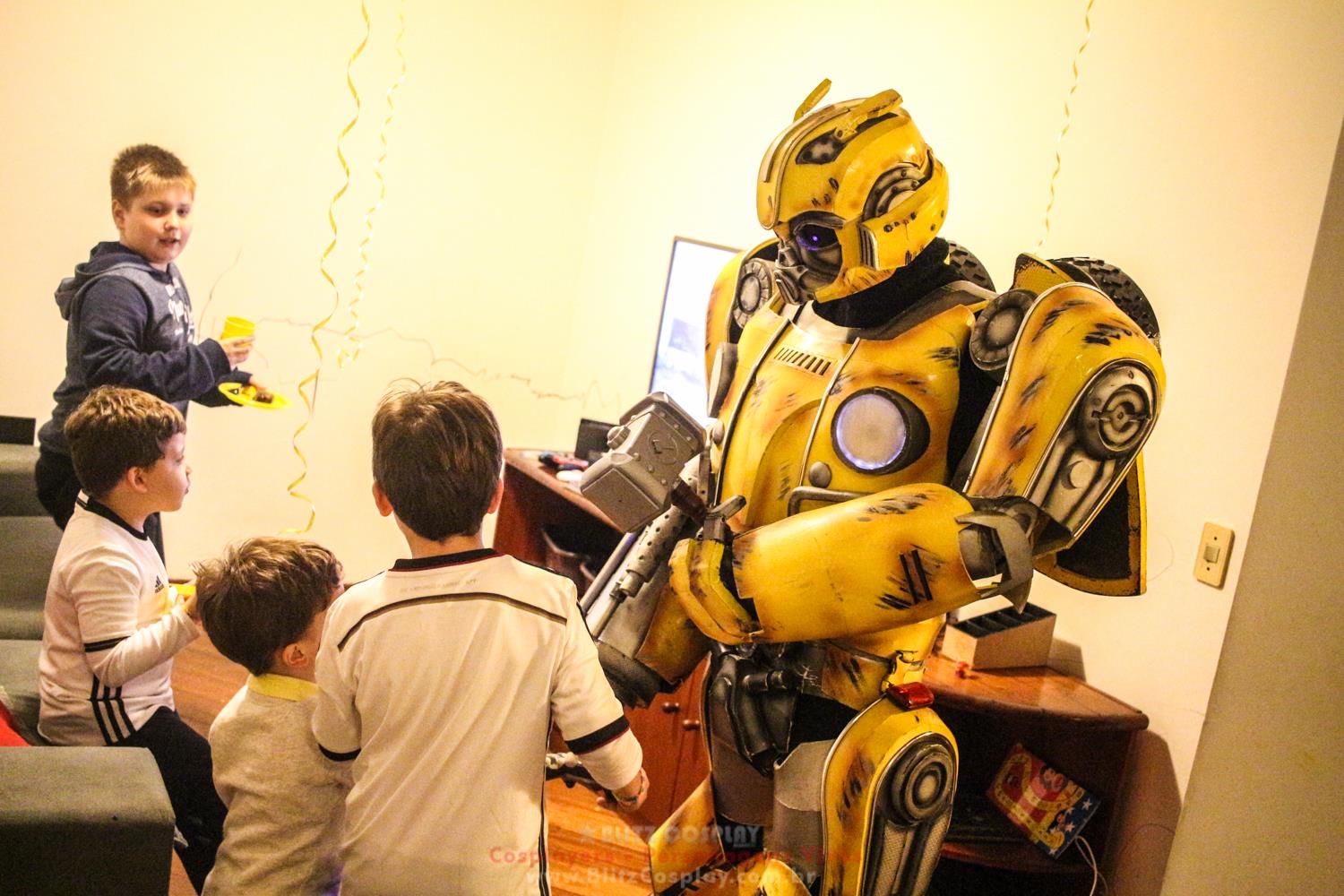 Bumblebee Personagem Vivo Para Festas.