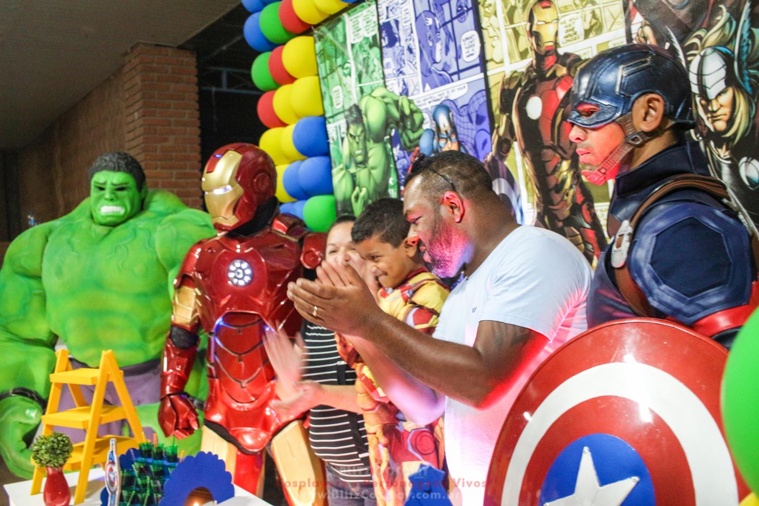 Os Vingadores Personagem Vivo