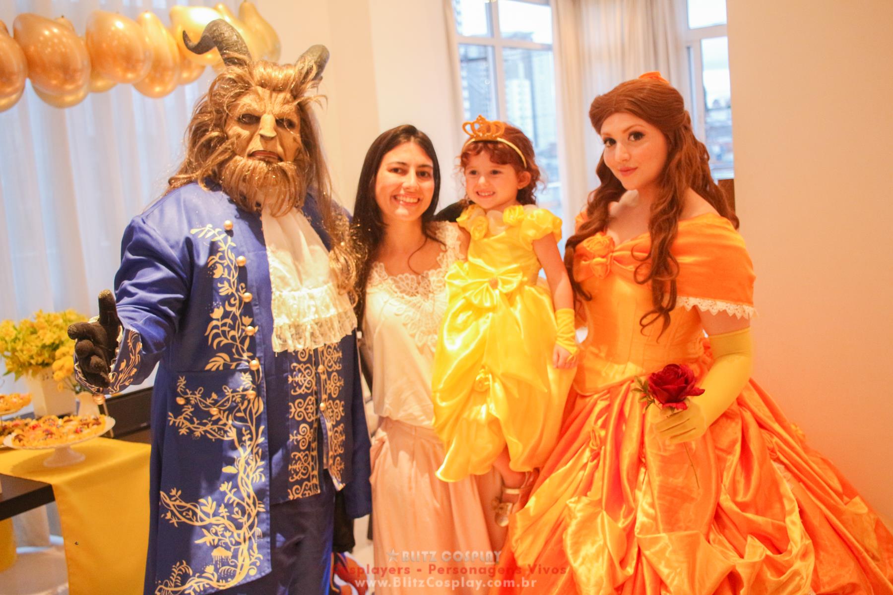 Bela e a Fera personagens vivos festa