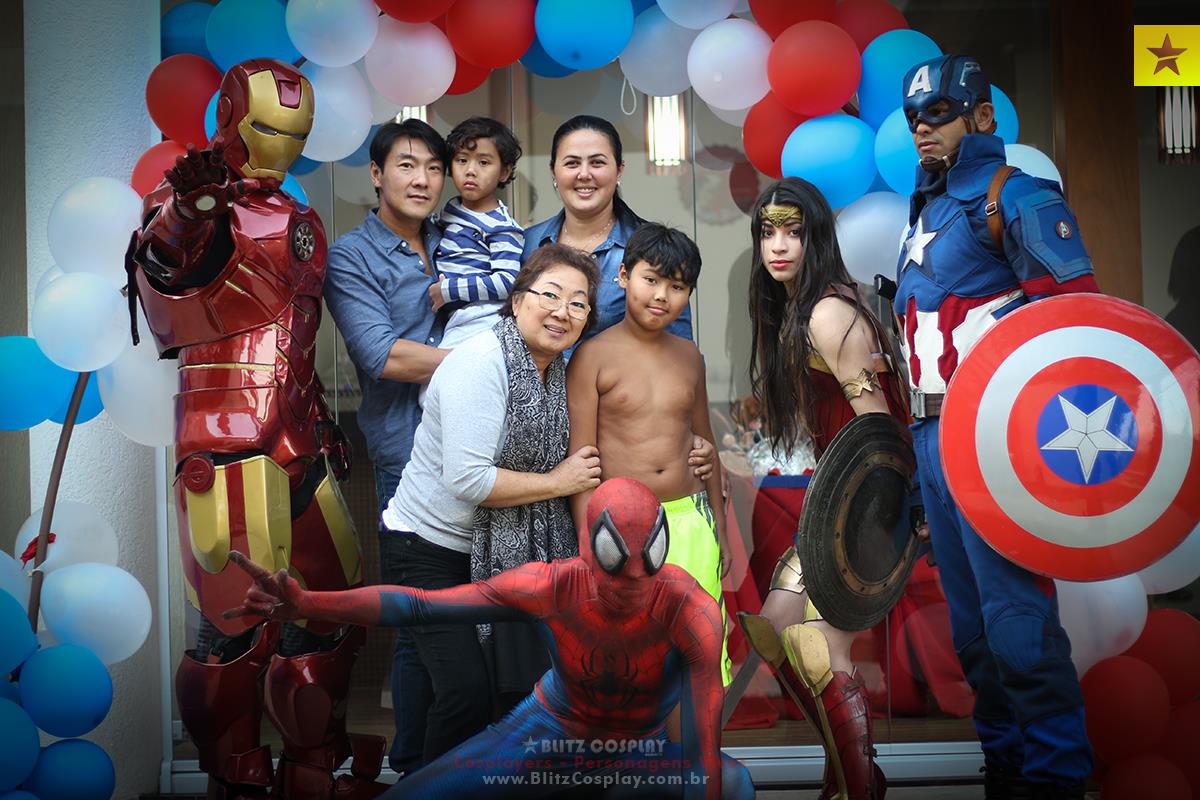 Mulher Maravilha personagem vivo