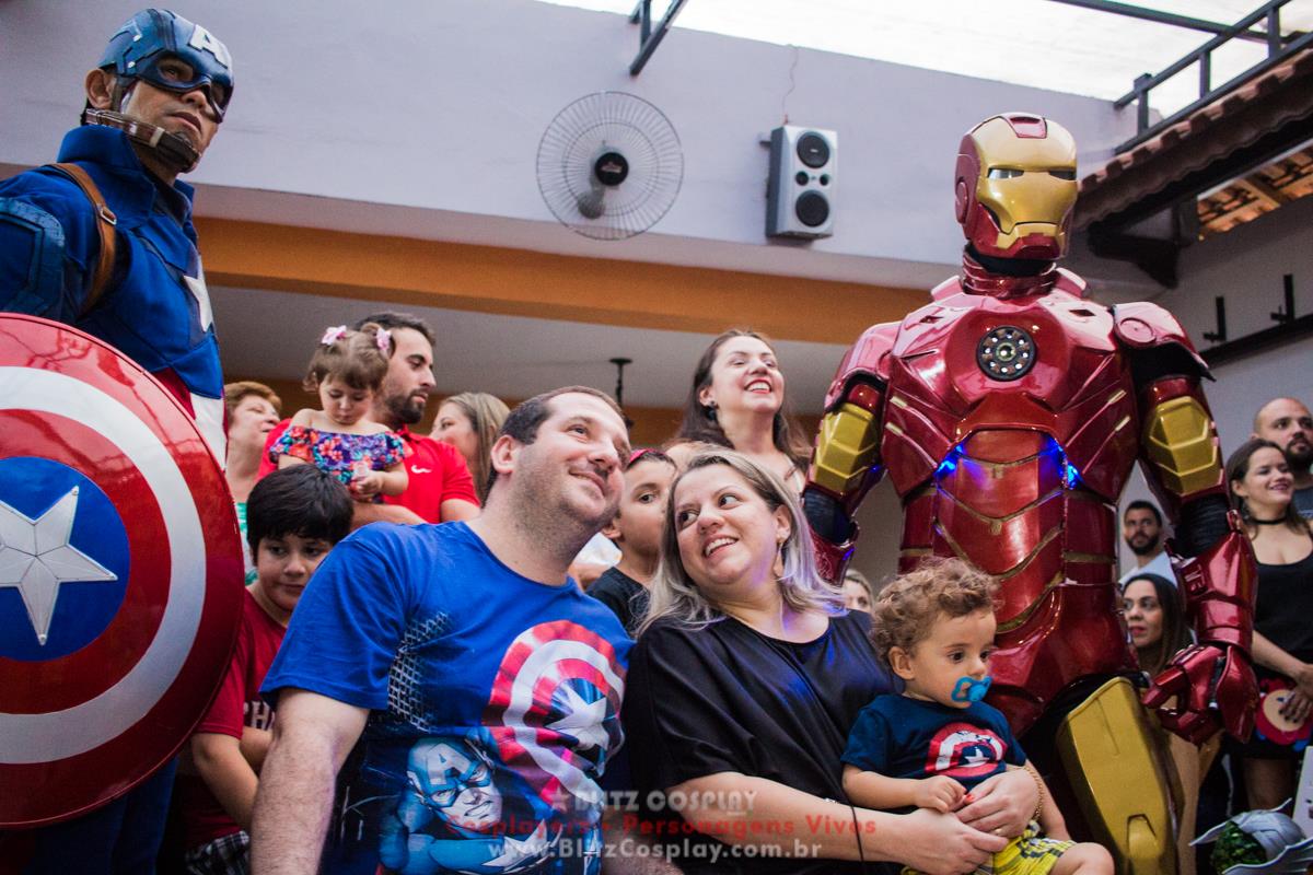 Personagem vivo Os Vingadores