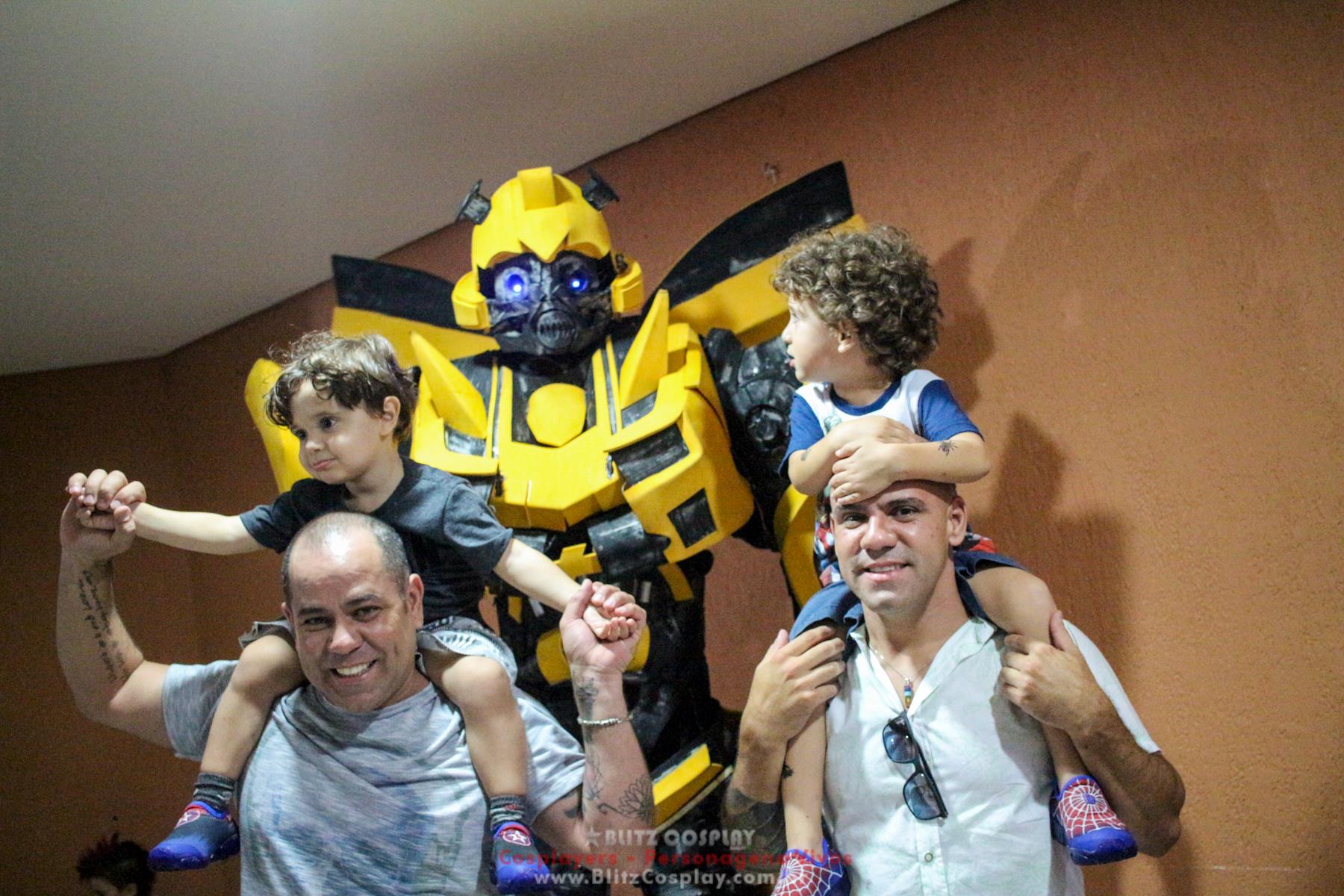 Personagem vivo Bumblebee para festas