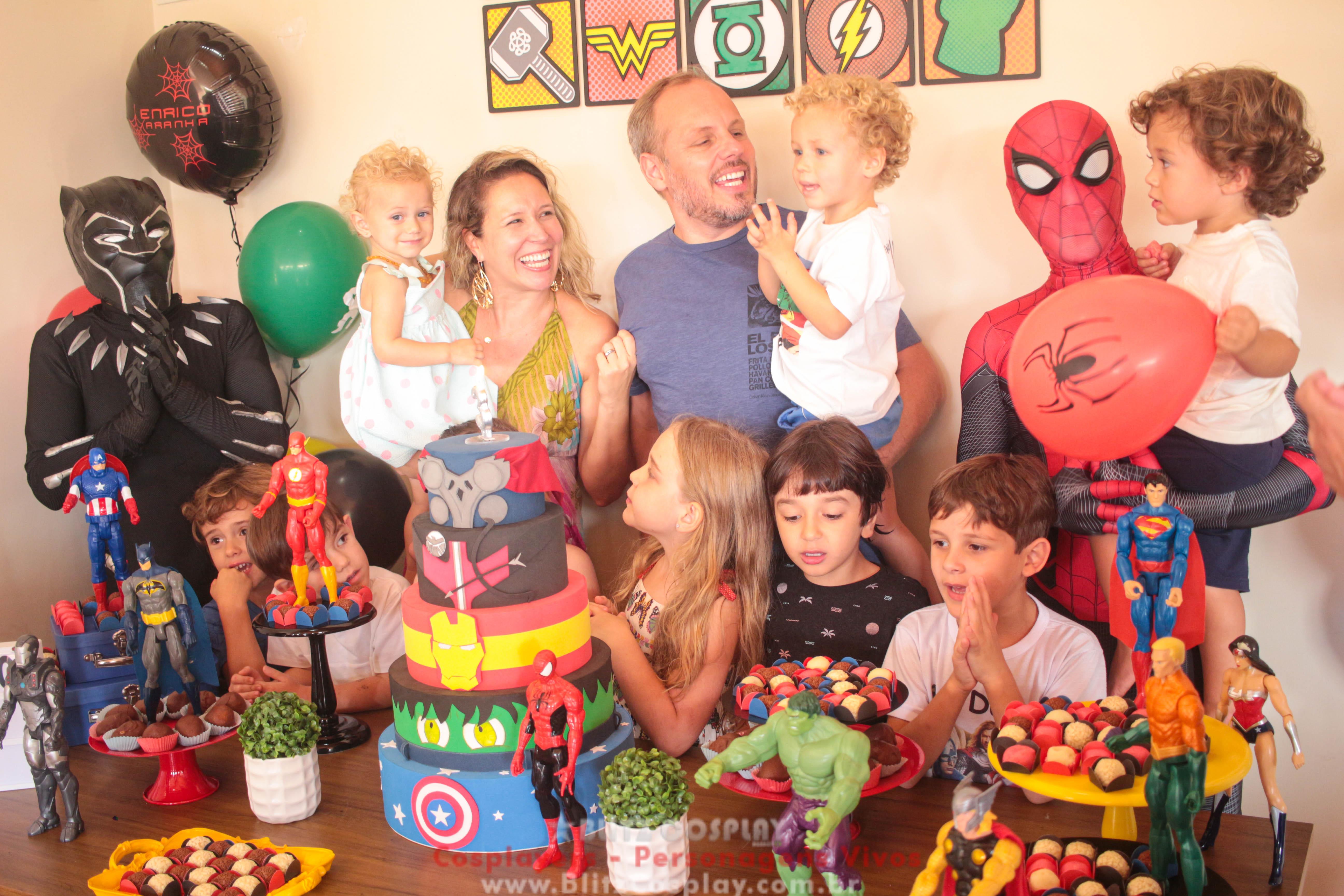 Homem A. e Pantera N. Personagem Vivo Para Festas e Eventos.