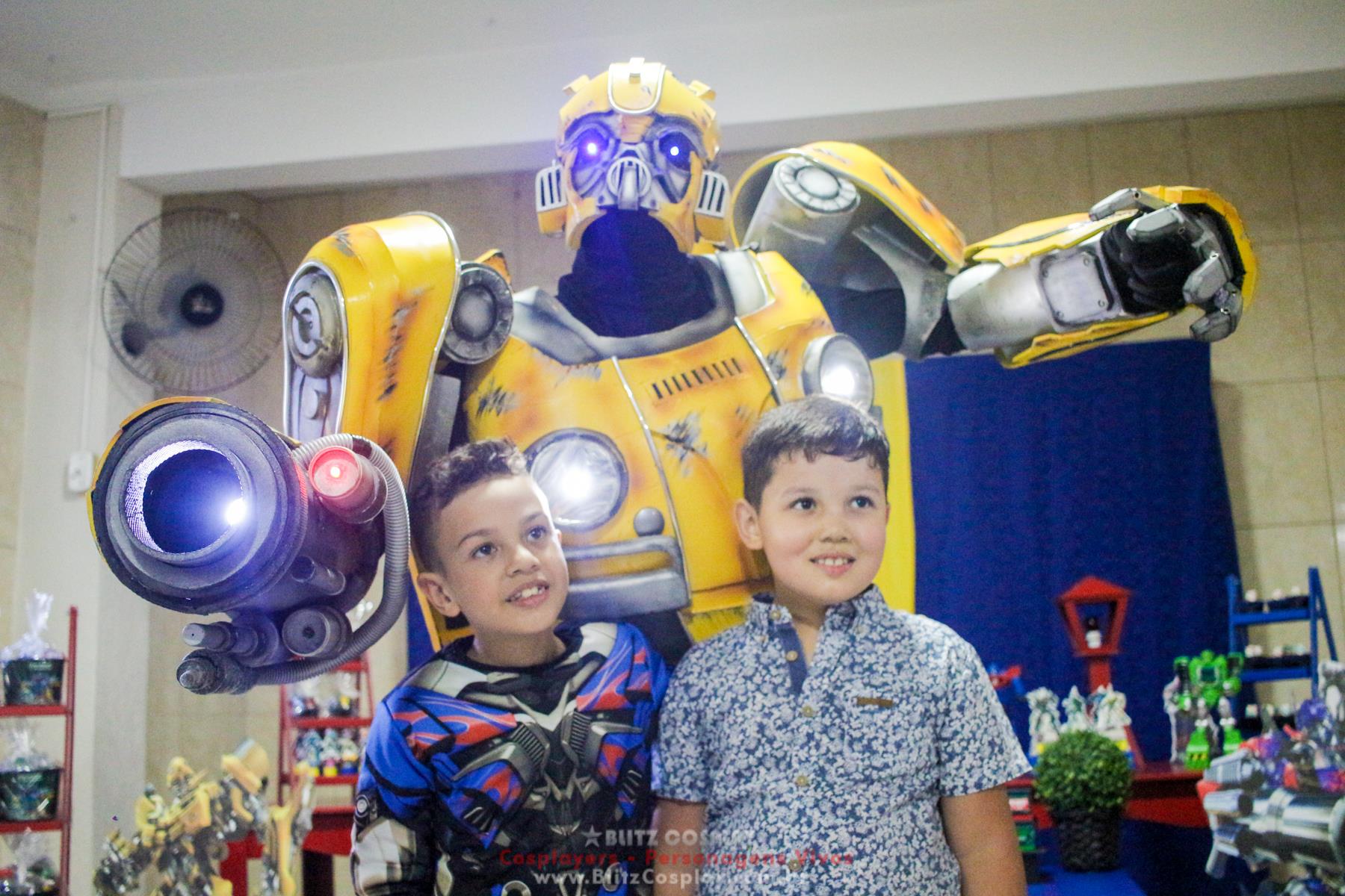 Transformers personagem vivo Bumblebee