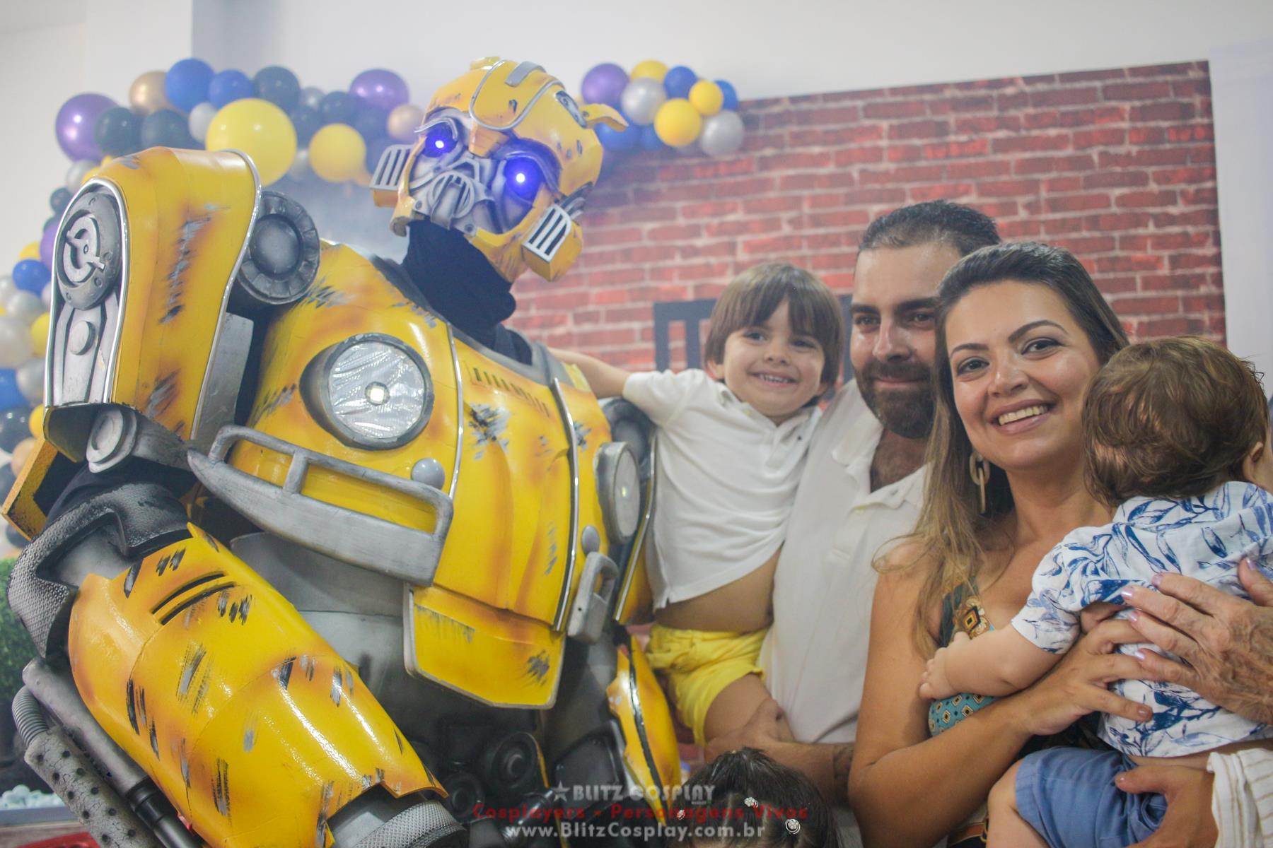 Bumblebee personagem vivo Transformers