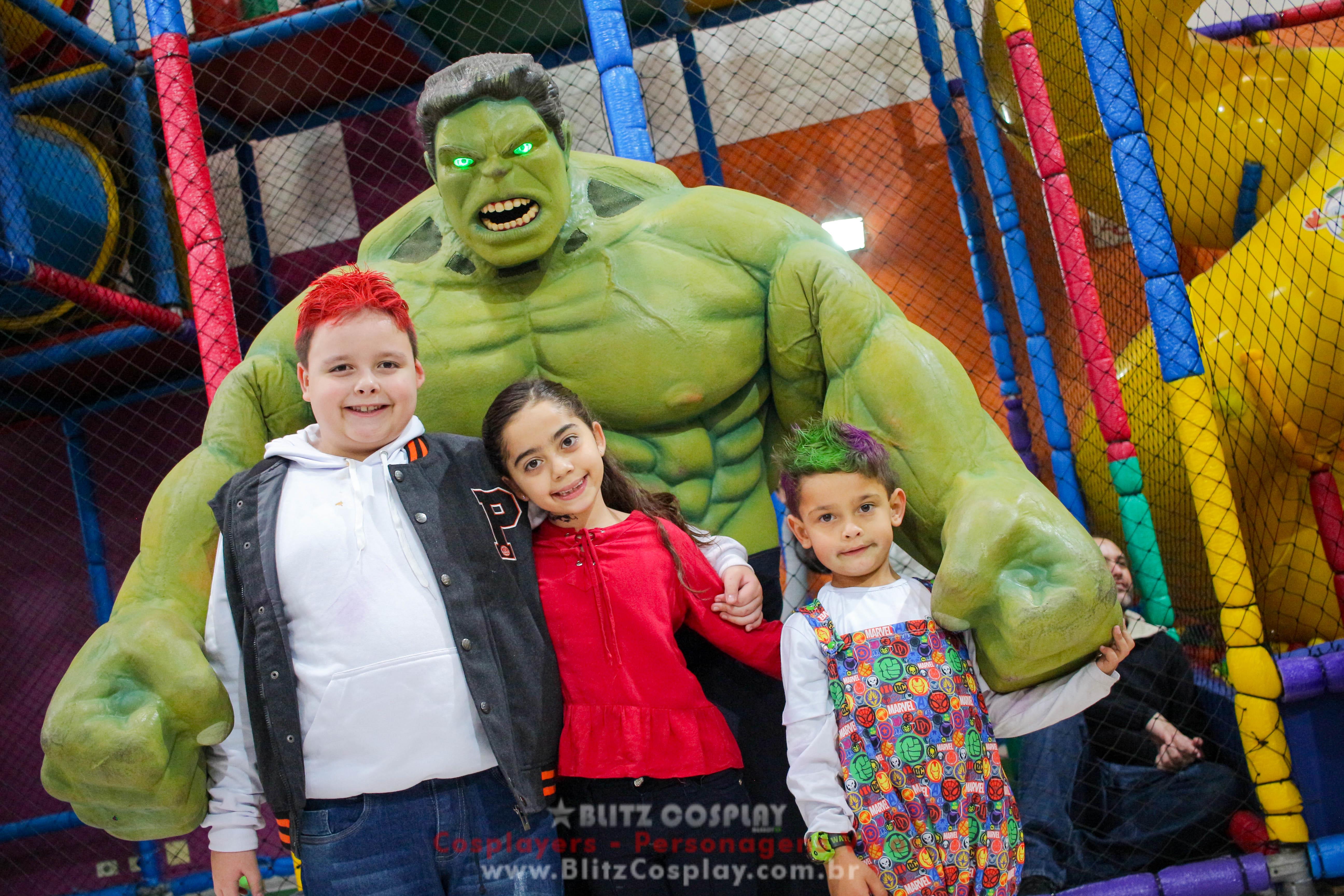 Os Vingadores e Thanos Personagem Vivo Para Festas e Eventos.