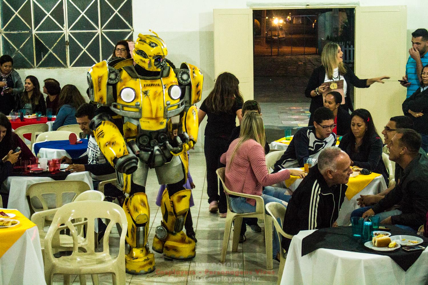 Bumblebee Personagem Vivo Para Festas.