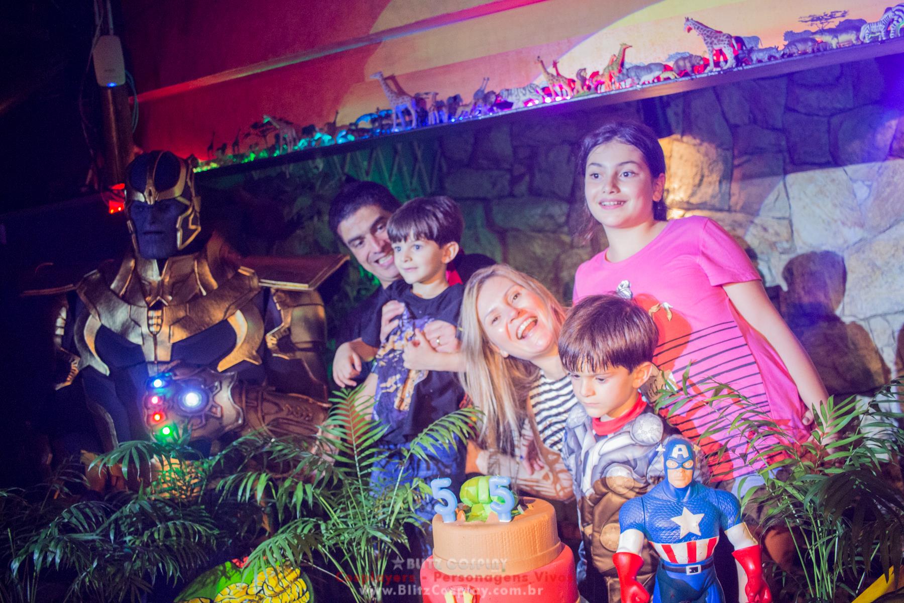 Personagem vivo Thanos para festas