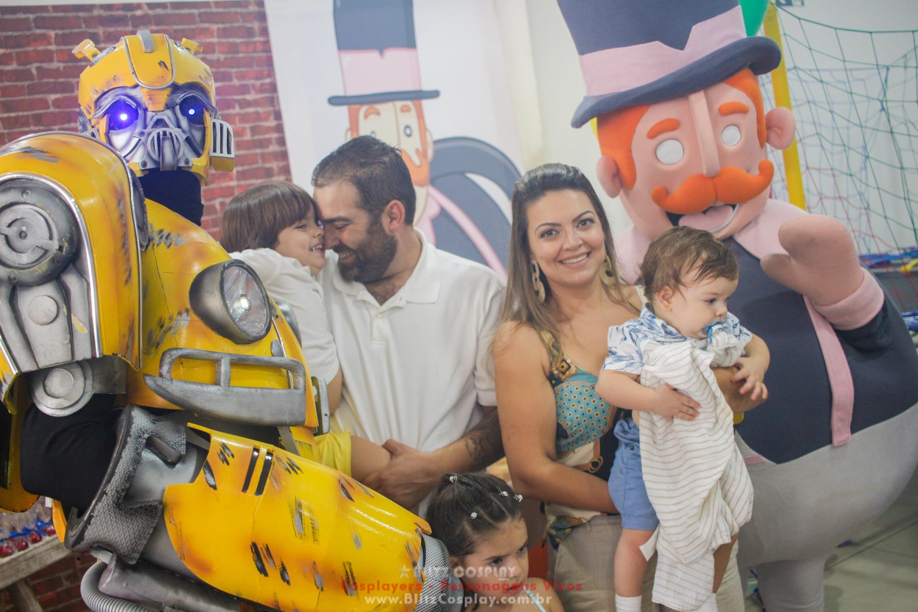 Bumblebee personagem vivo Transformers