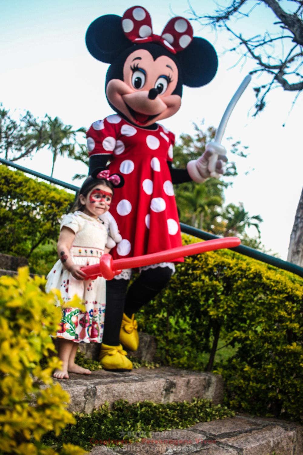 Minnie Personagem Vivo Para Festas.