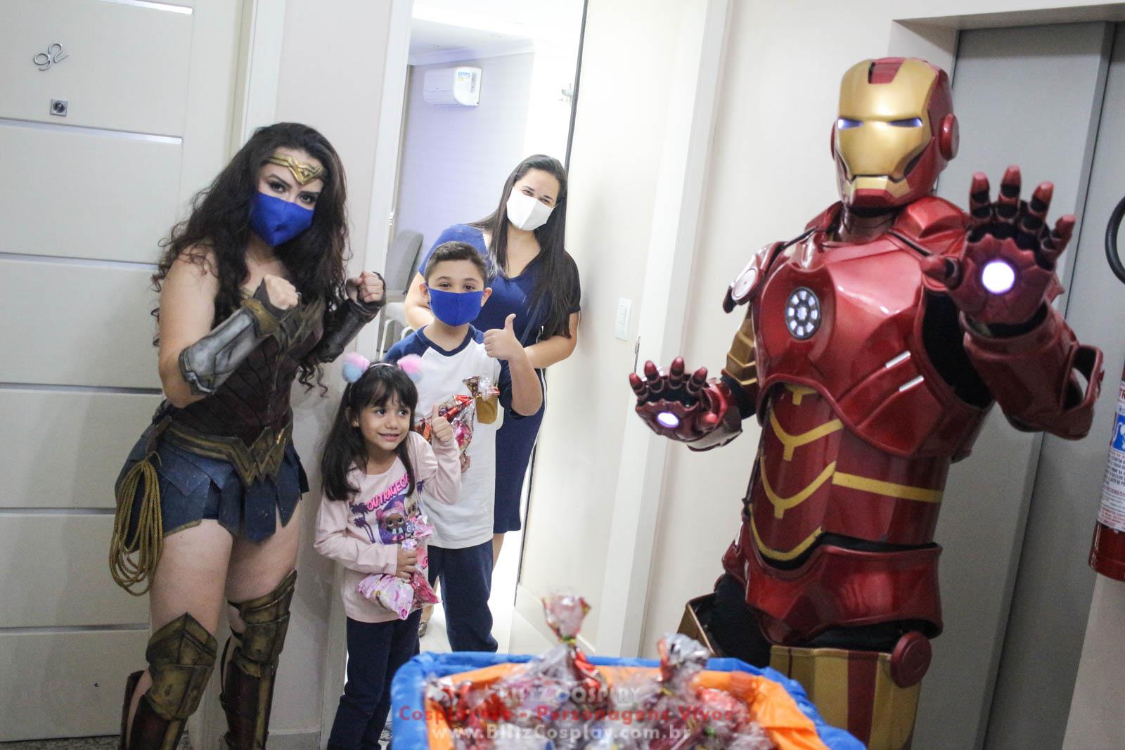 Homem de Ferro e Mulher Maravilha Personagem Vivo Para Festas e Eventos.