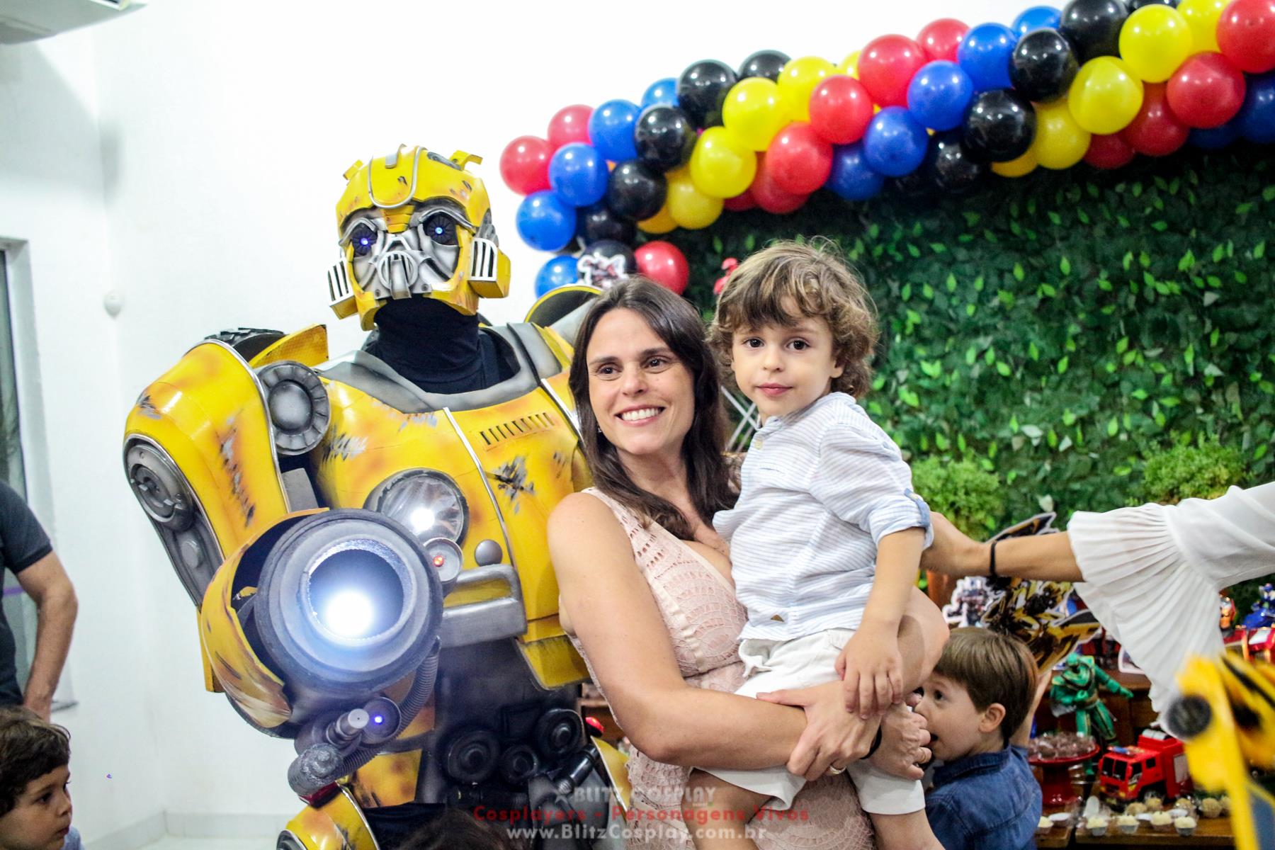 Bumblebee personagem vivo para festas