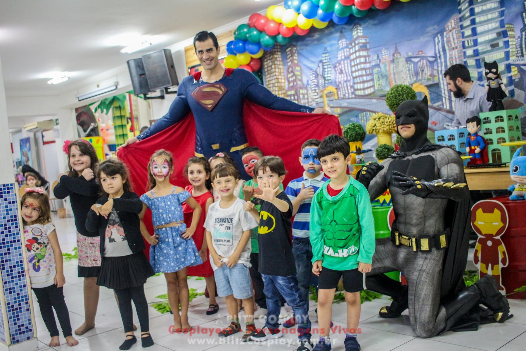 Batman e Superman Personagens Vivos Para Festas.