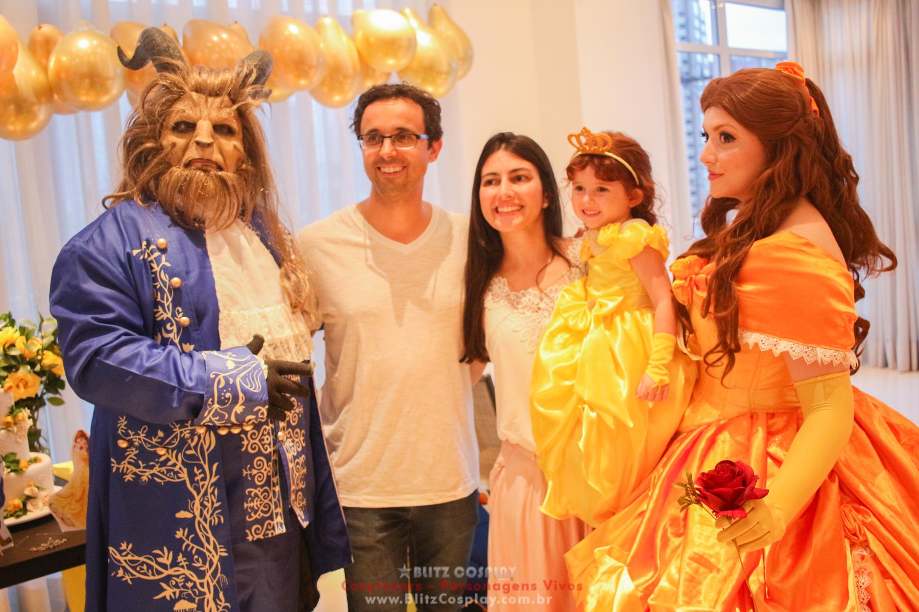 Bela e a Fera personagens vivos festa