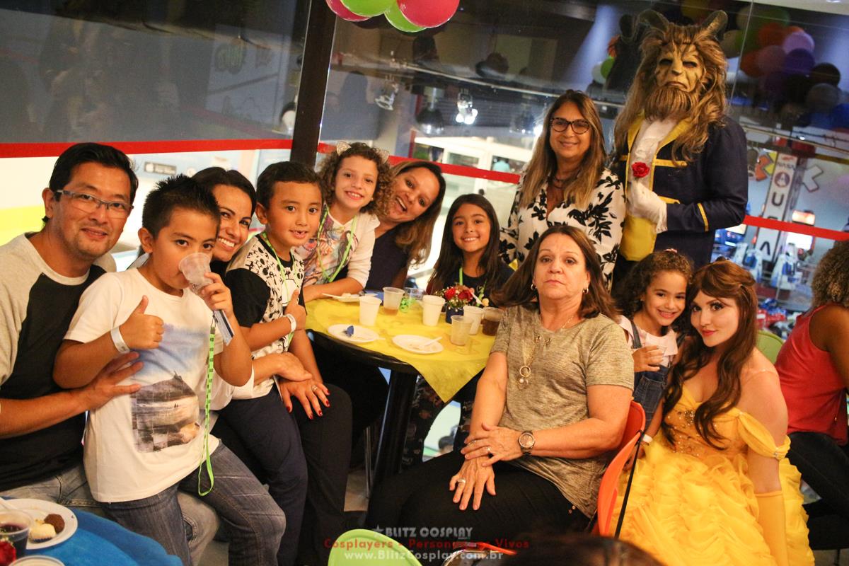 Bela e a Fera personagens vivos para festas