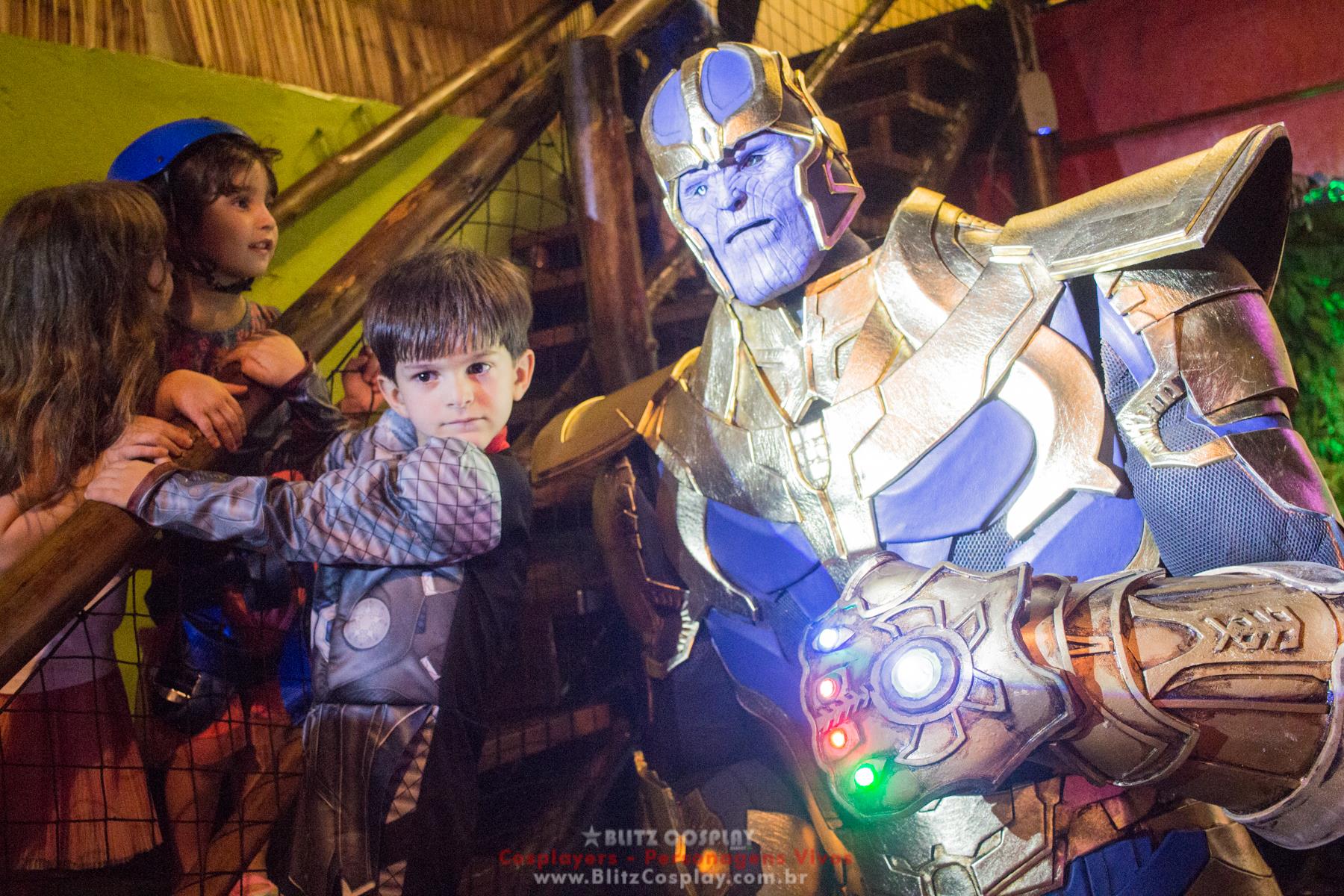 Personagem vivo Thanos para festas