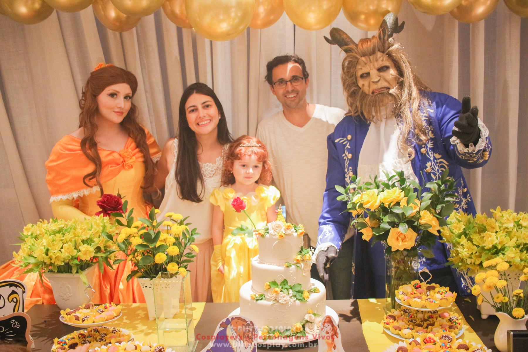 Bela e a Fera personagens vivos festa