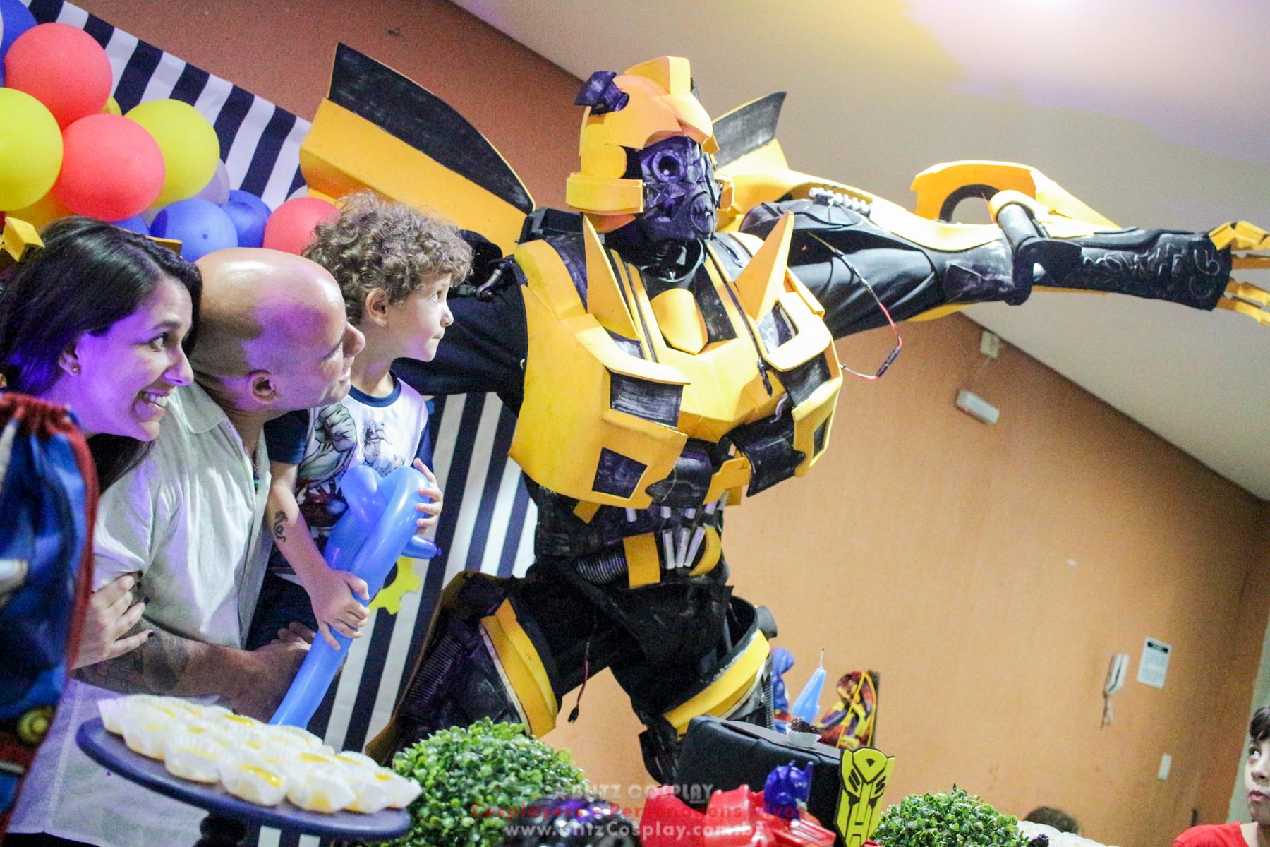 Personagem vivo Bumblebee para festas