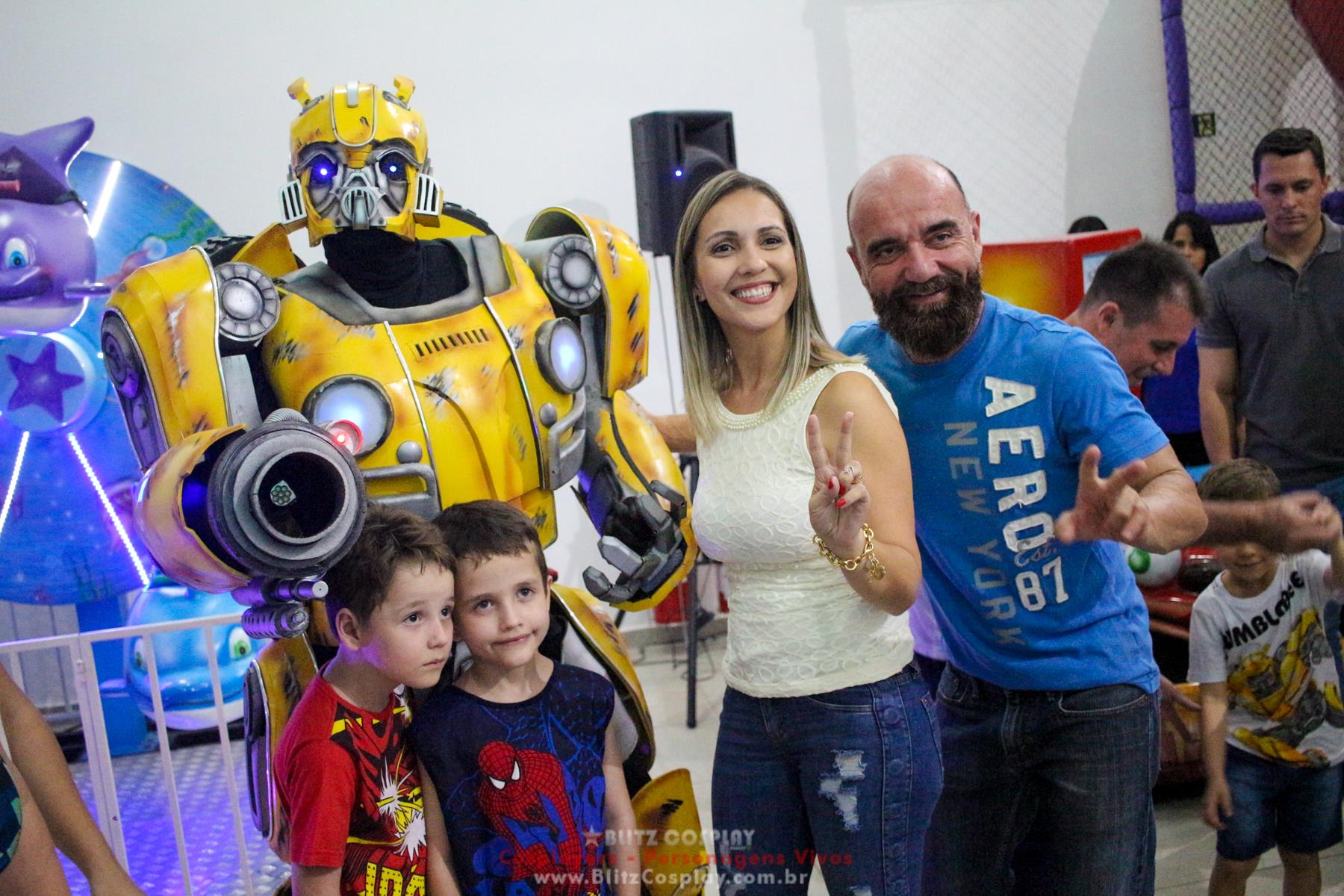 Bumblebee personagem vivo para festas