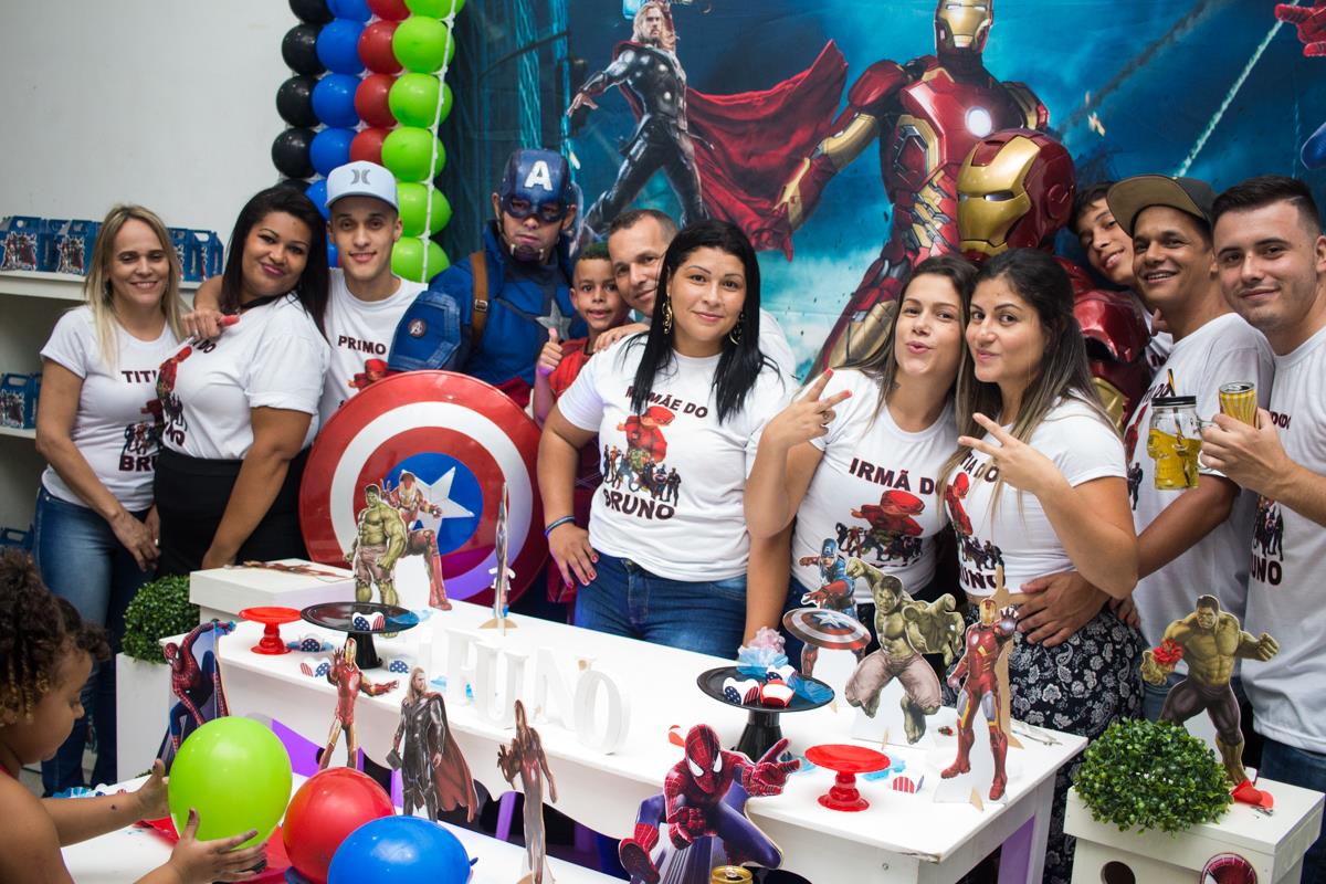 Personagem vivo Os Vingadores