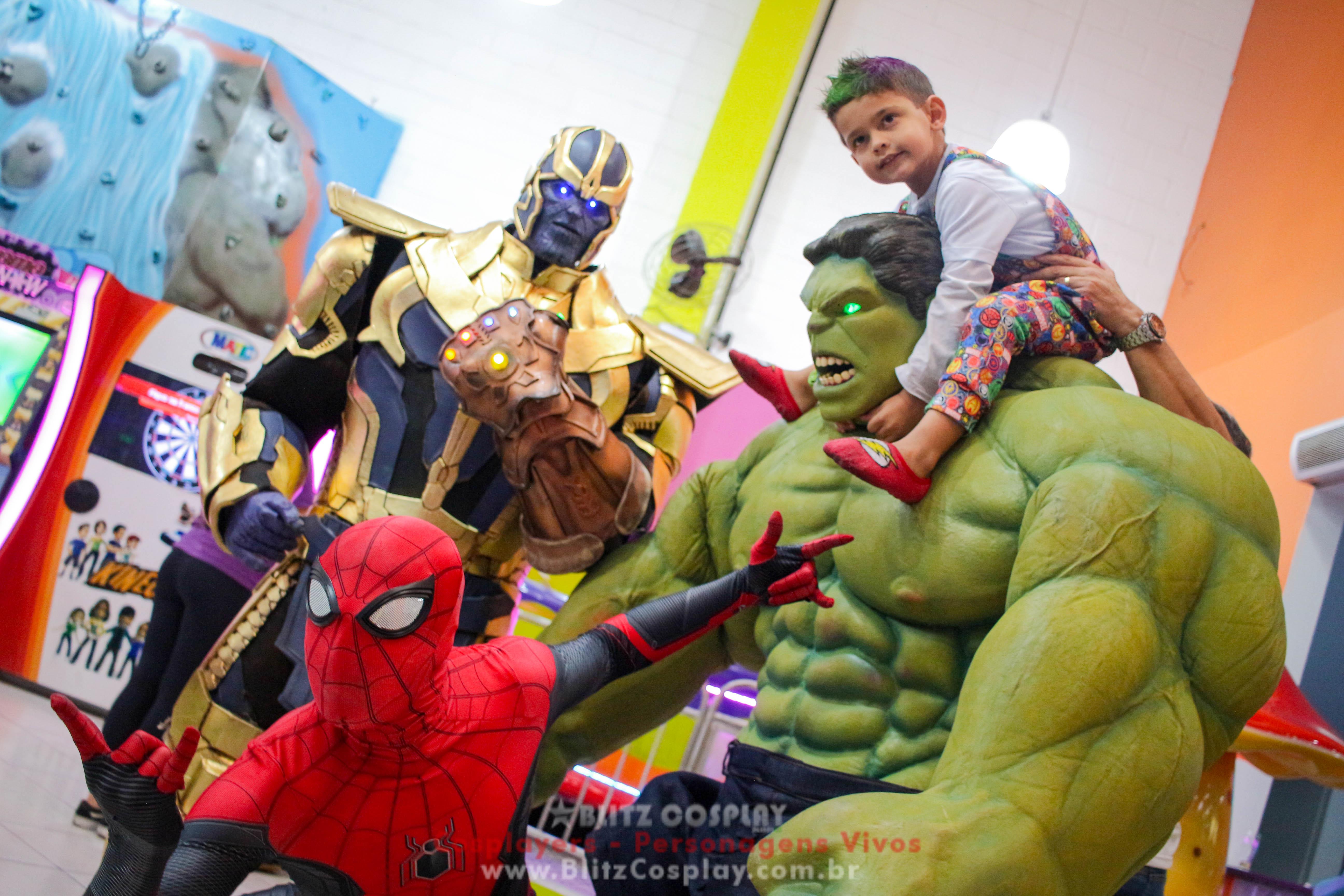 Os Vingadores e Thanos Personagem Vivo Para Festas e Eventos.