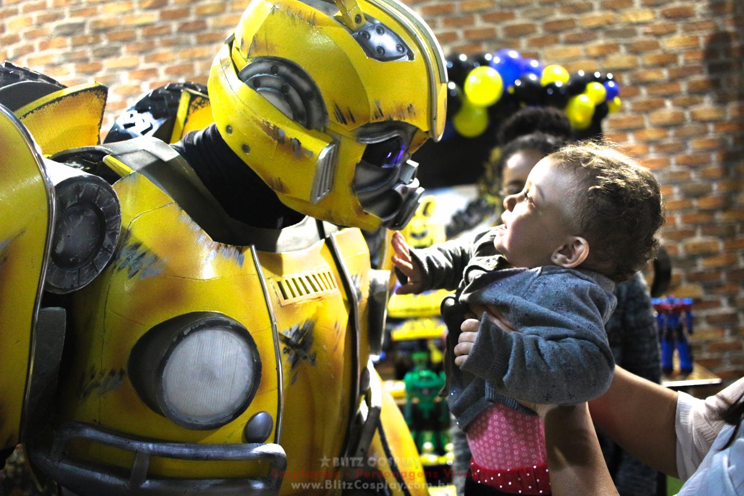 Bumblebee Personagem Vivo Para Festas.