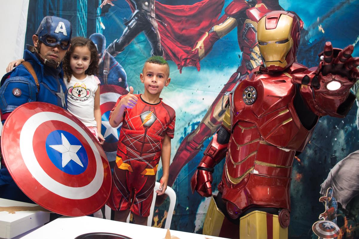 Personagem vivo Os Vingadores