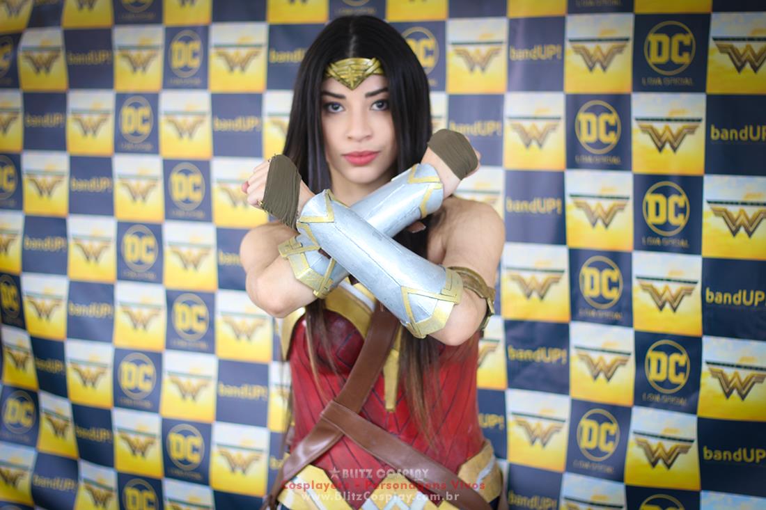 Mulher Maravilha personagem vivo