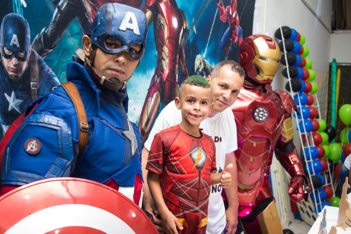 Personagem vivo Os Vingadores