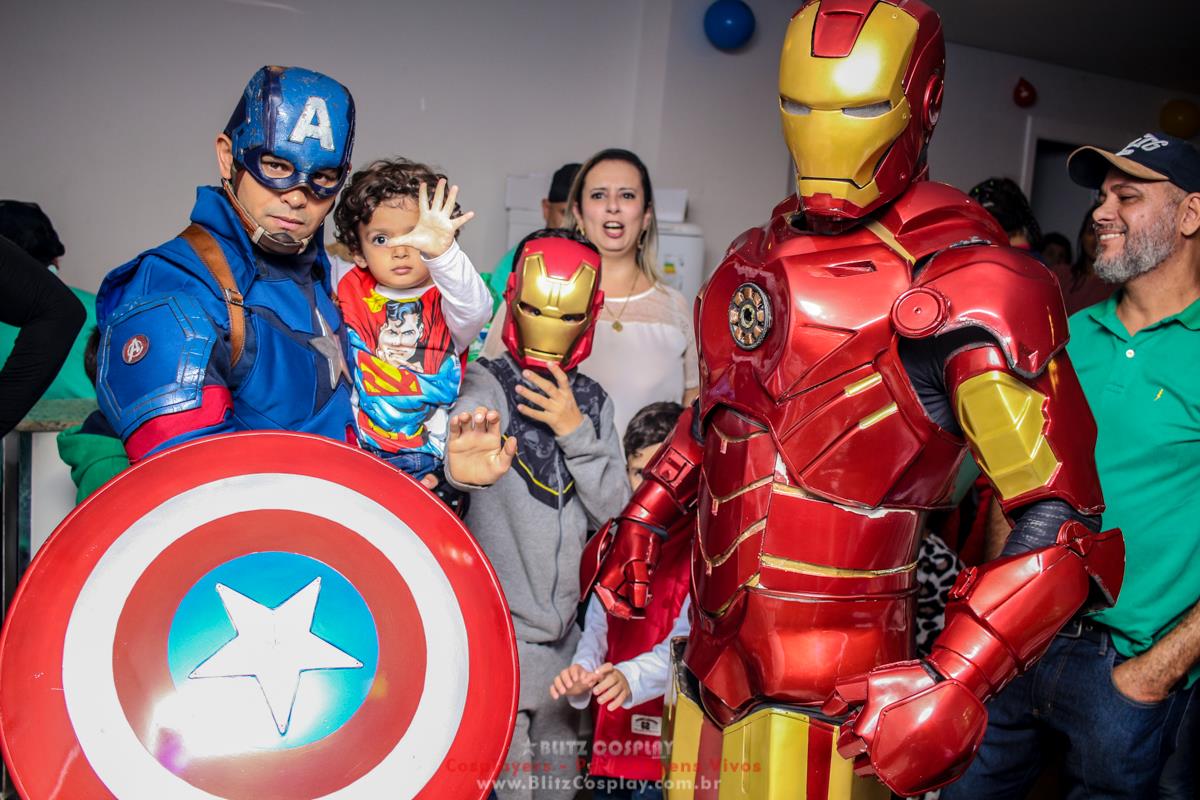 Os Vingadores personagens para festas