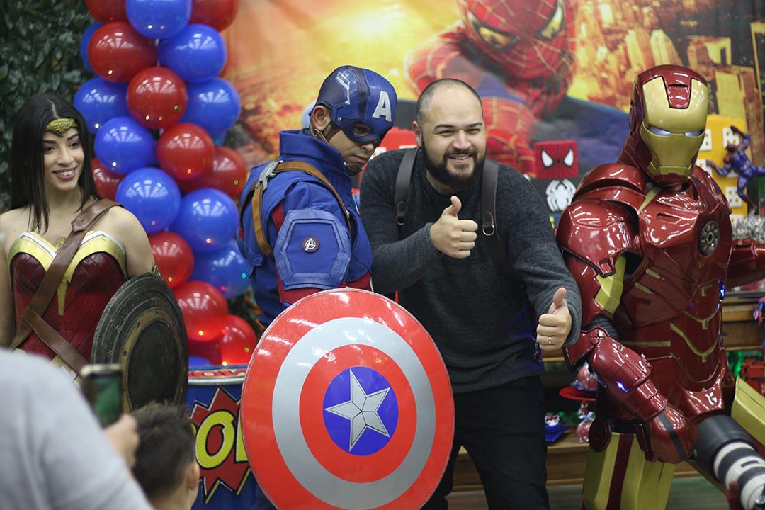 Os Vingadores Personagens vivos