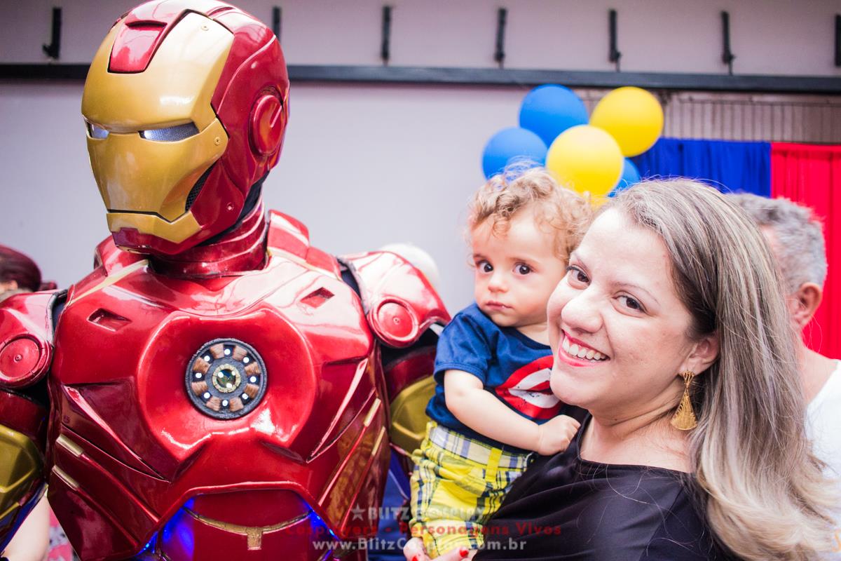 Personagem vivo Os Vingadores