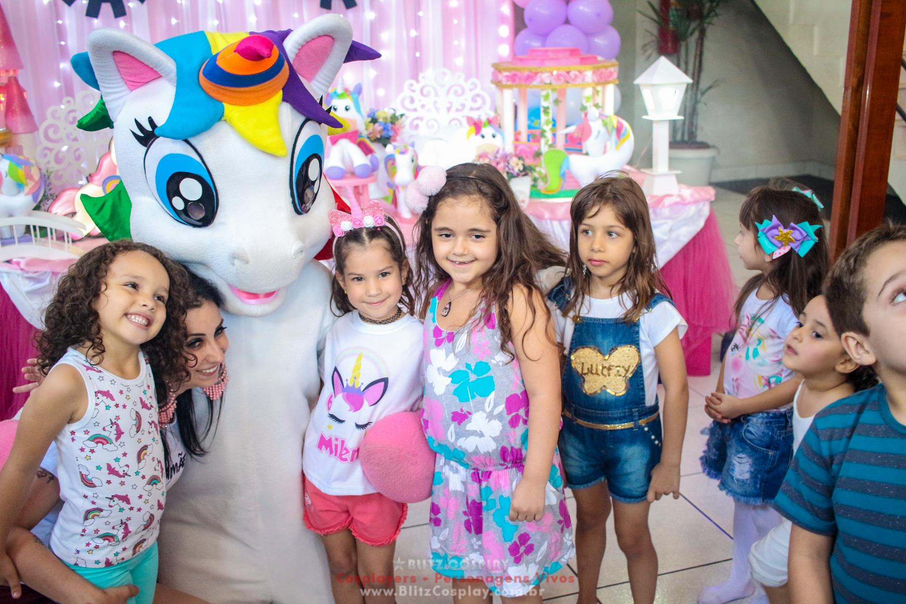 Unicórnio personagem vivo para festas