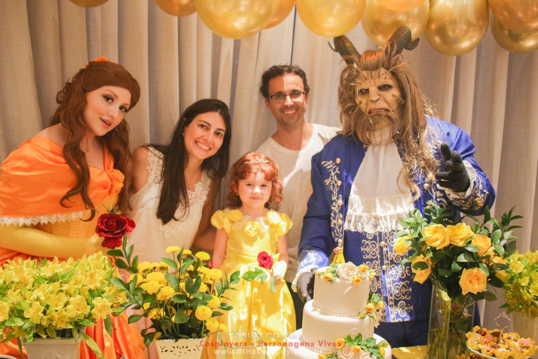 Bela e a Fera personagens vivos festa