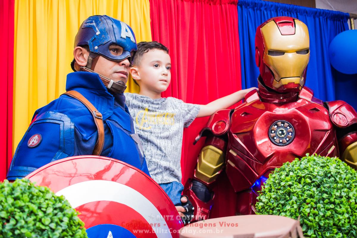 Personagem vivo Os Vingadores